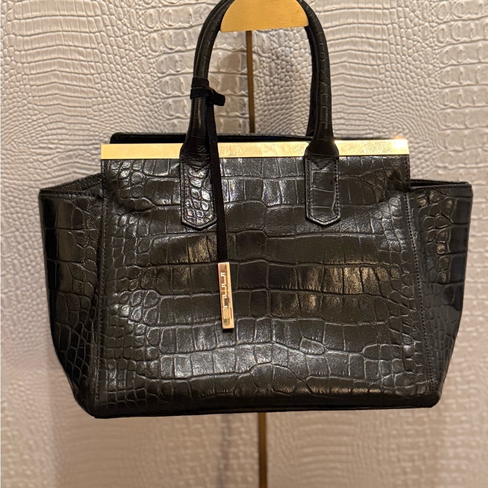 INNUE Black Crocodile-Embossed Genuine Leather Handbag (Made in Italy)